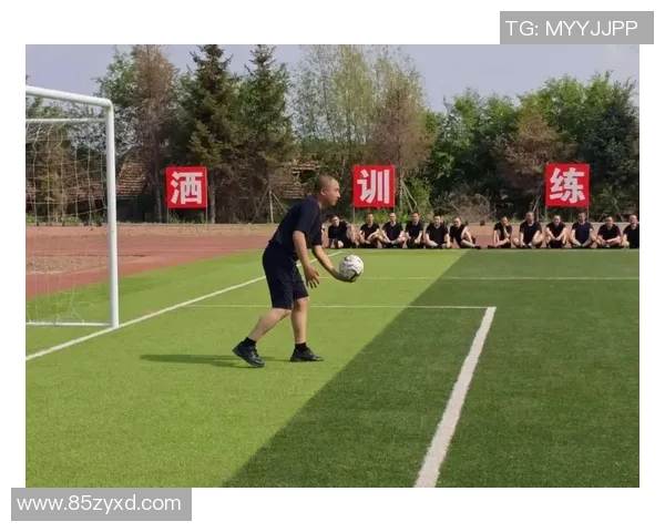 成都足球队的个人能力提升与团队协作的完美结合探讨